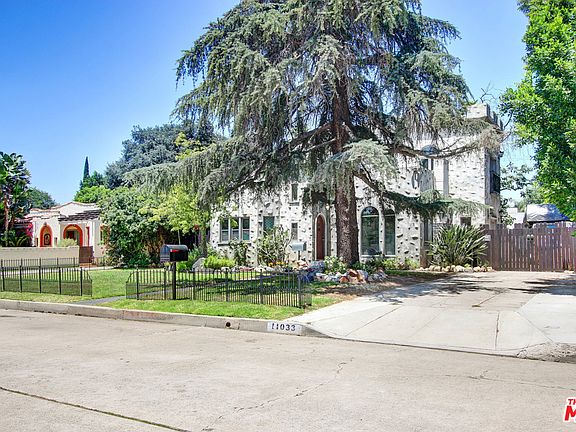 3rd image of 11033 Hortense St