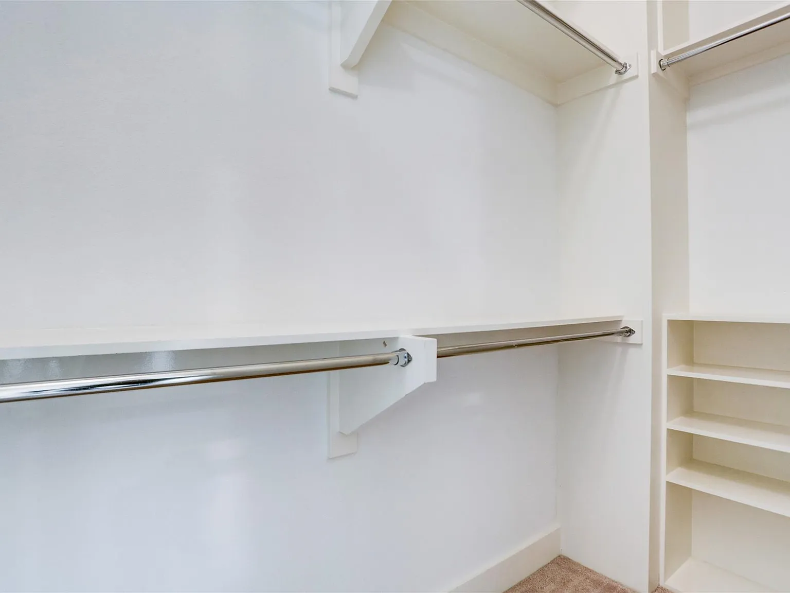 3 bed, 3.5 bath, 2050 sqft, $2,875 — Photo 4