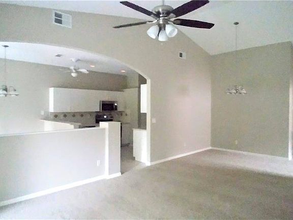 4th image of 7492 Berkshire Pines Dr