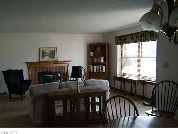 5th image of 591 Bell Mawr Pl