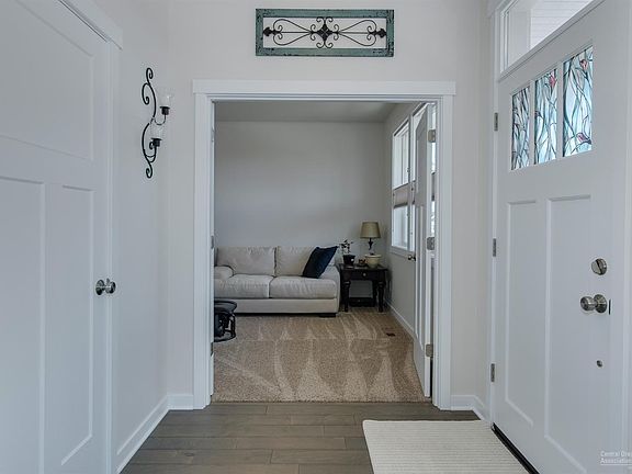3rd image of 61085 SE Marble Mountain Ln