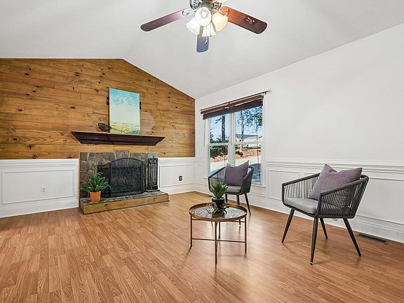 3rd image of 512 Rockvale Ct