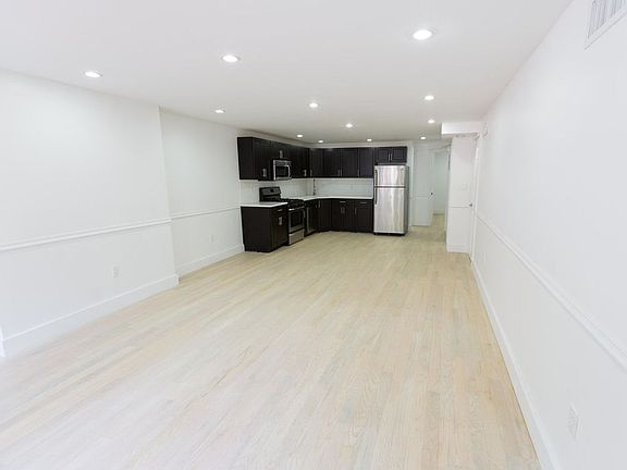 3rd image of 410 Chauncey St #1
