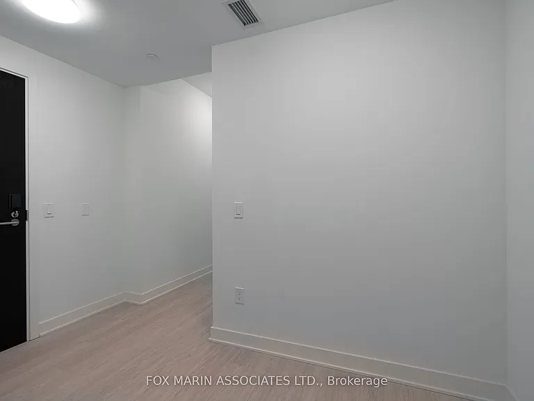 11 Yorkville Ave #802 — Photo 15