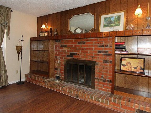 4th image of 2624 Richardson Dr