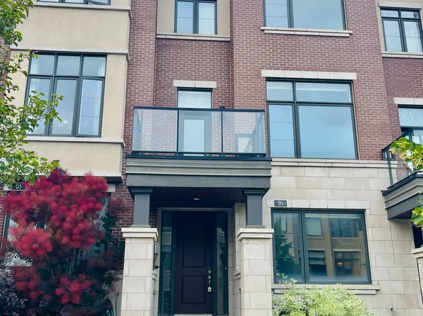 95 Carrville Woods Cir, Vaughan, ON L6A 4Z6