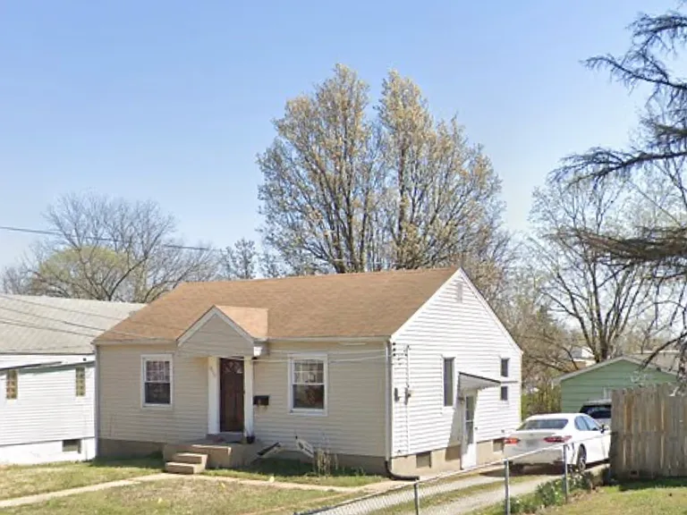 8720 S Grand Ave — Photo 1