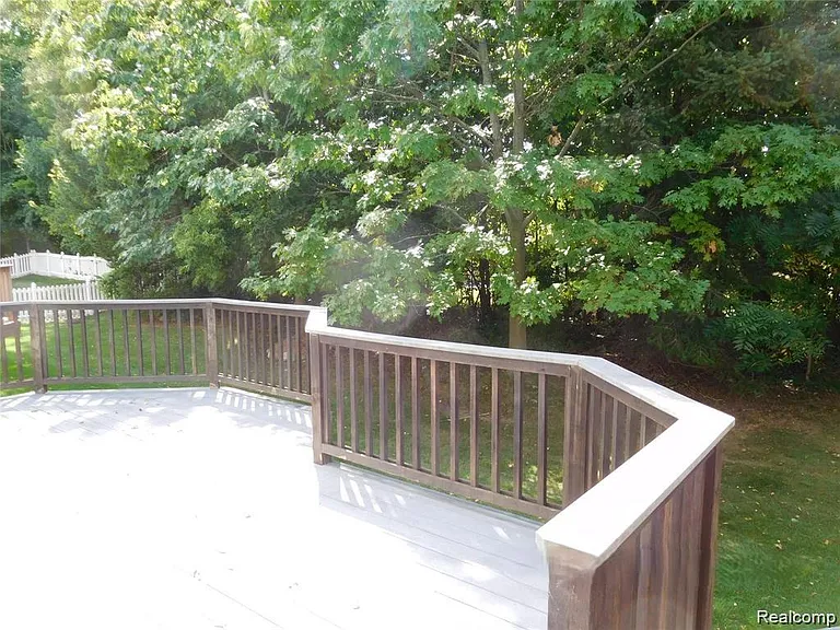 29377 Whistler Dr — Photo 3