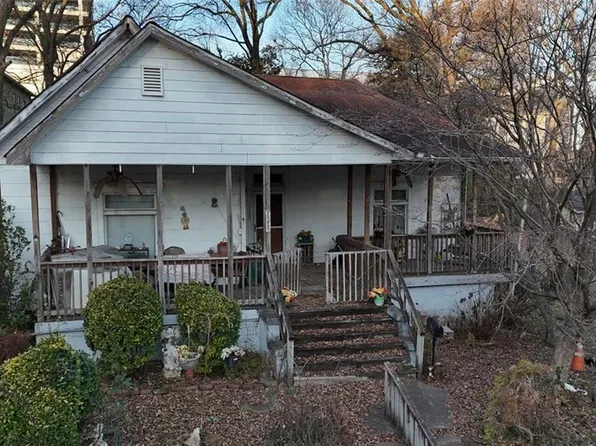 1052 Curran St NW, Atlanta, GA 30318