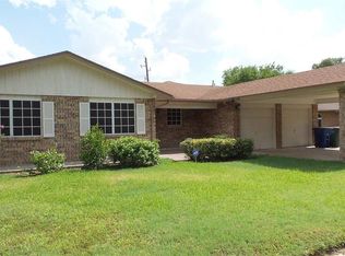 211 W Redwood Cir, Laredo, TX 78041