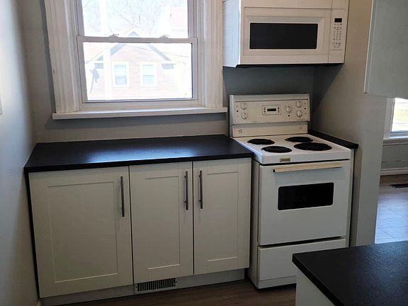 2nd image of 26 Stanley St #2