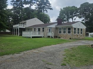 1742 Azalea Point Rd, Gloucester Point, VA 23062