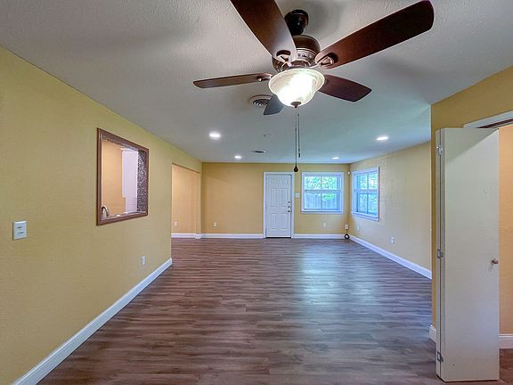 4th image of 905 Diamond Cir