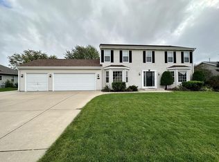 2235 W Saint Johns Way, Oak Creek, WI 53154