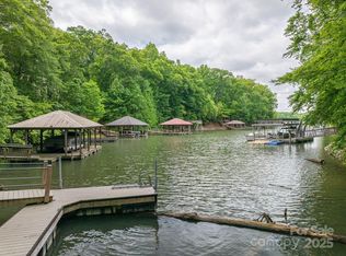 204 S Harbor Watch Dr #40, Statesville, NC 28677