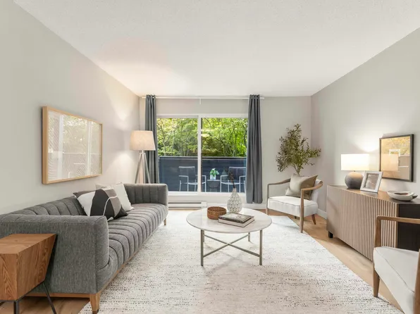 1990 W 6th Ave #216, Vancouver, BC V6J 4V4