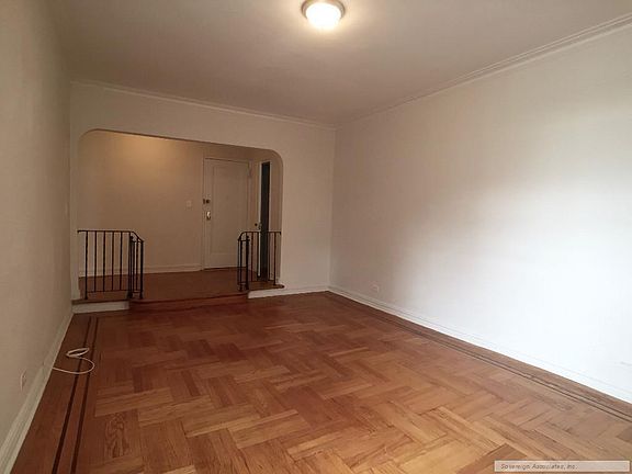 3rd image of 101 Cooper St APT 6L