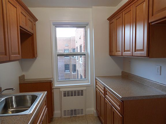 5th image of 30 Ehrbar Ave APT 621