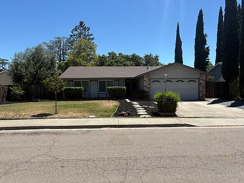 229 Yosemite Dr Photo 1