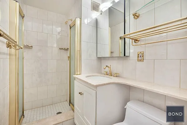 Sold by Bond New York | media 25