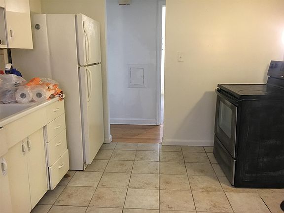 5th image of 4409 W Capitol Dr