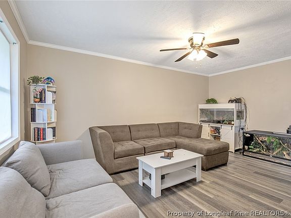 4th image of 4875 Cameron Rd