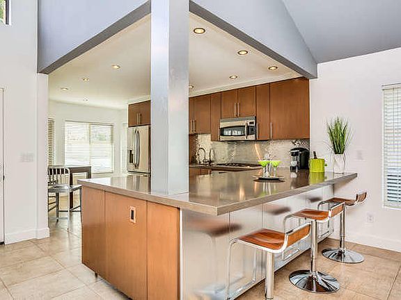 3rd image of 41733 Aventine Ct