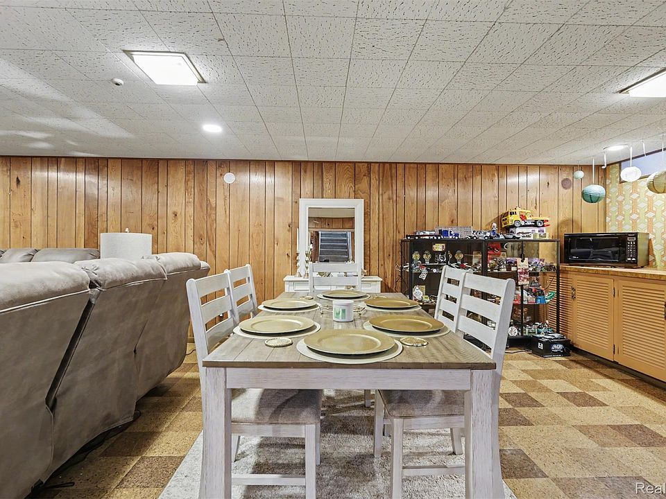 7292 Fairwood Dr, photo 26