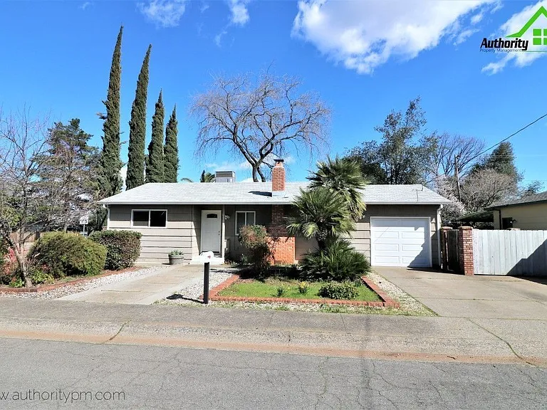 3909 Mercury Dr — Photo 4