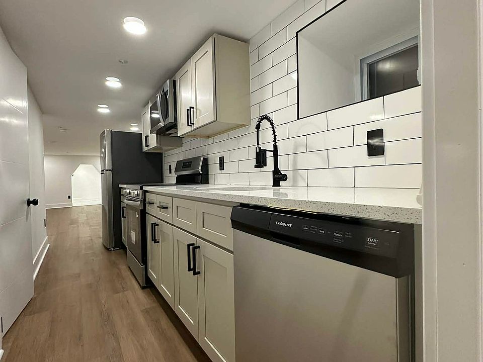 1st image of 4927 Catharine St #4
