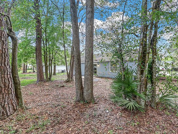 3rd image of 1623 Twin Oak Dr W