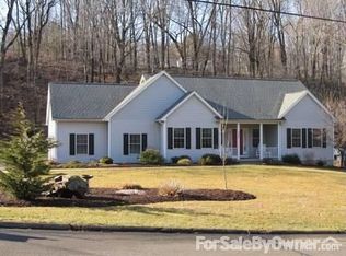 496 Brownstone Rdg, Meriden, CT 06451