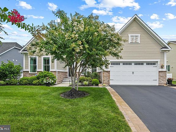 2nd image of 31727 Carmine Dr