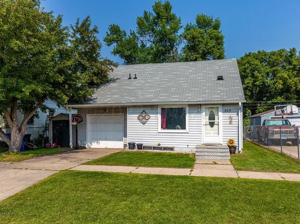 209 2nd Ave SW, Dilworth, MN 56529