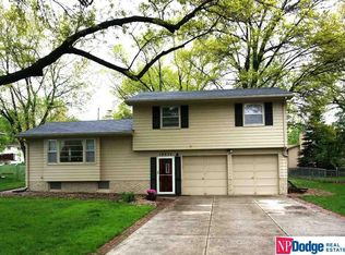 10933 Spring St, Omaha, NE 68144