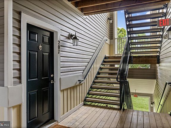4th image of 6161 Willow Pl APT 207