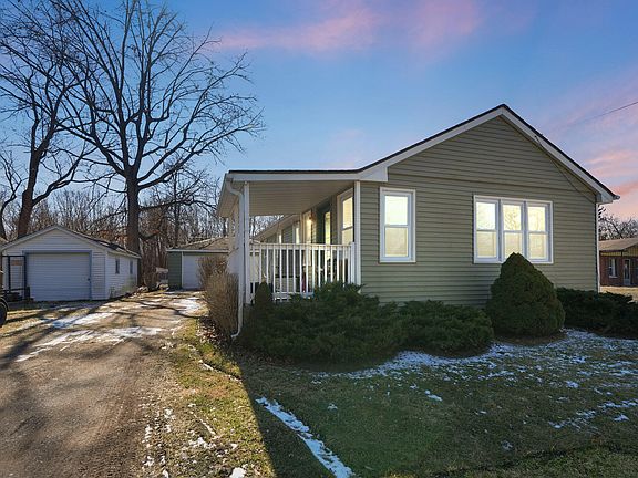 2nd image of 217 E 13th Pl