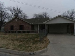 1012 Yale St, River Oaks, TX 76114