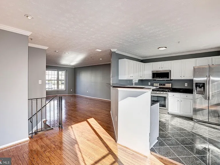 6955 Aquamarine Ct — Photo 5