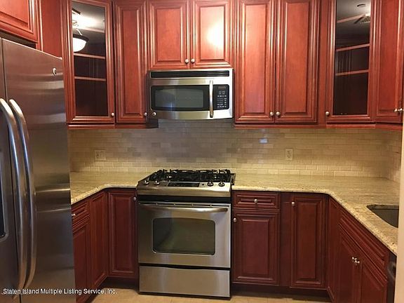 3rd image of 155 Bay St APT 2G