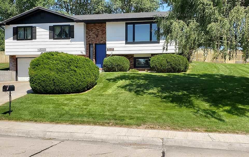 1st image of 191 Hillcrest Dr