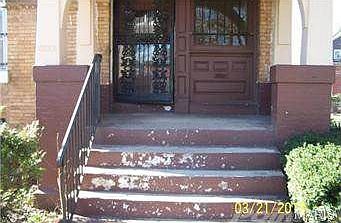 2nd image of 5222 Vernon Ave