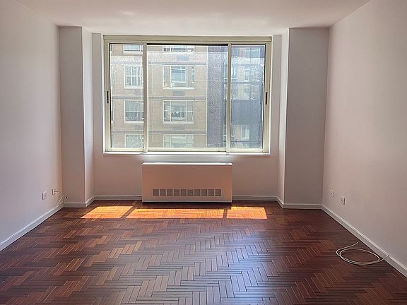 4th image of 2373 Broadway APT 1435