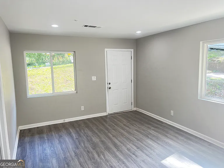 1255 Pine Ave #2 — Photo 7