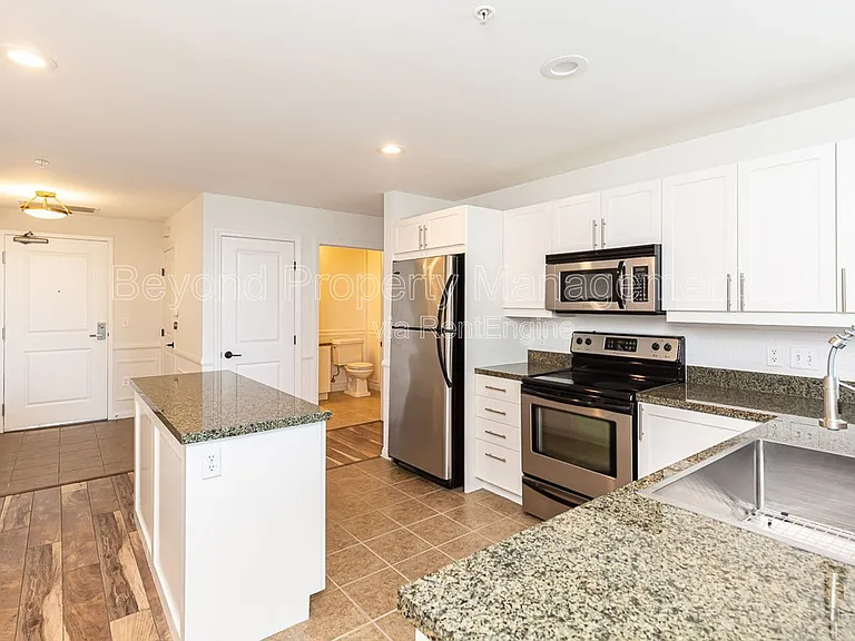 253 10th Ave #525 — Photo 7