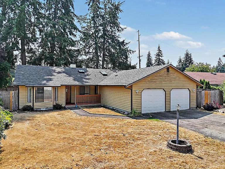 9123 Wendy Dr SE — Photo 2