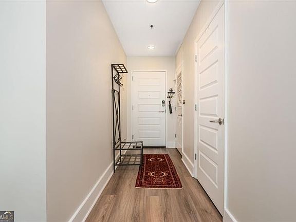 4th image of 1080 Peachtree St NE Unit 1205