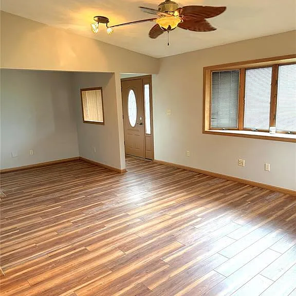 721 S Cherry St — Photo 3