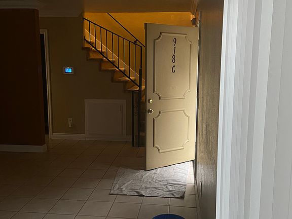 4th image of 918 S Mountain Ave APT C