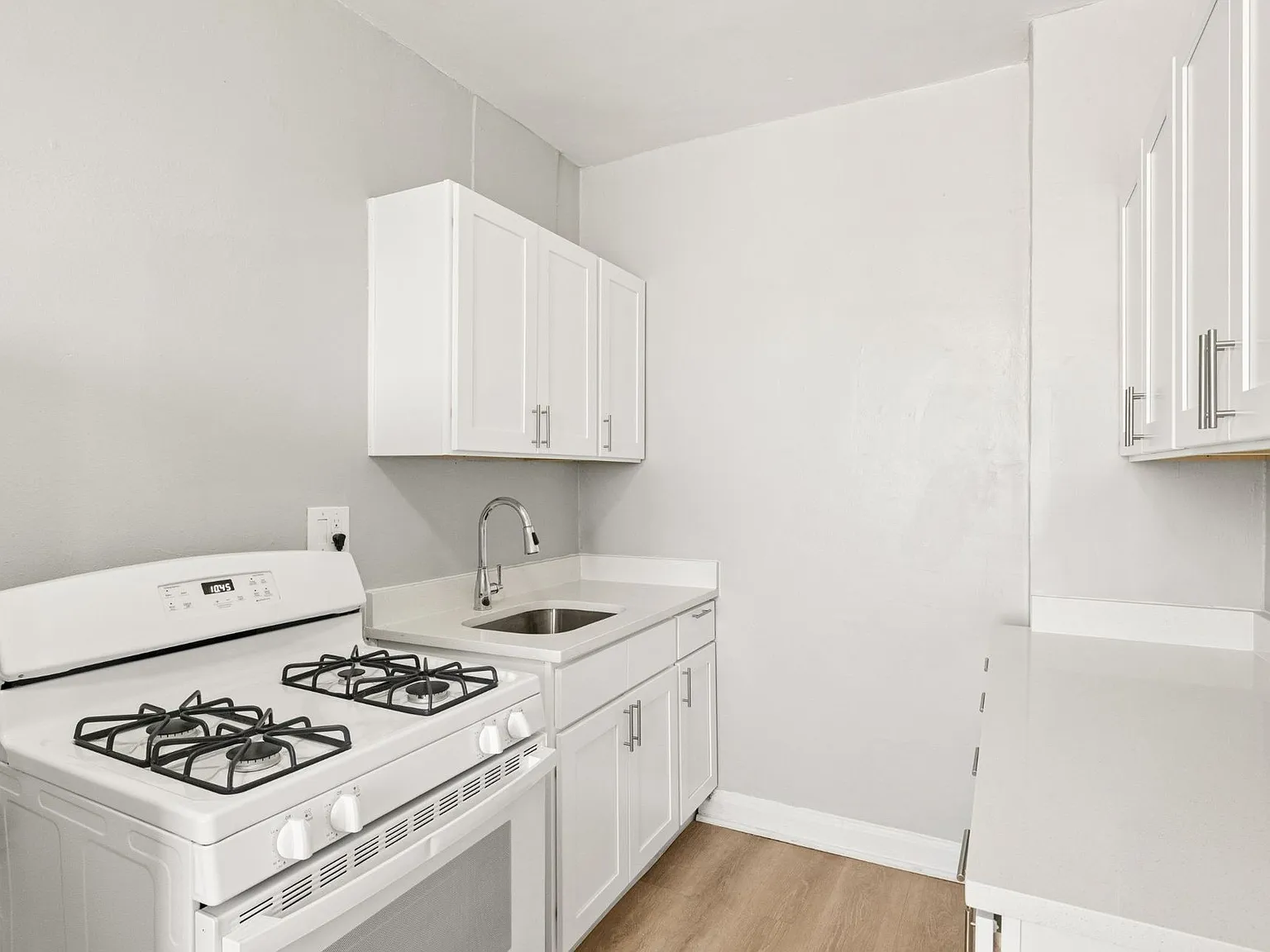 Oaklawn Apartments — Photo 4